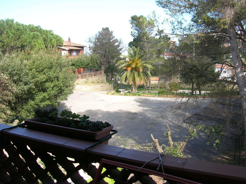 Hotel Il Poggetto Castellina Marittima Eksteriør billede